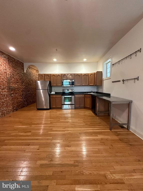 214 W 14 STREET 1