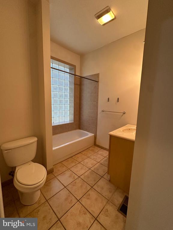 214 W 14 STREET 1