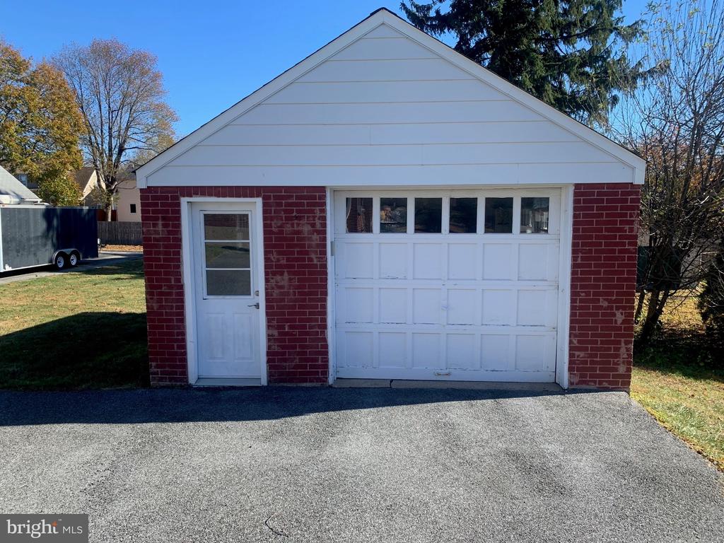 4 MAIN AVENUE
