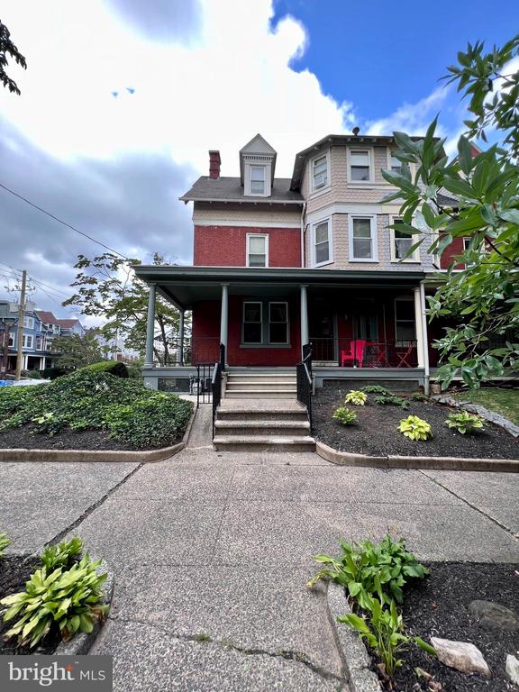 1215 GILPIN AVENUE 3