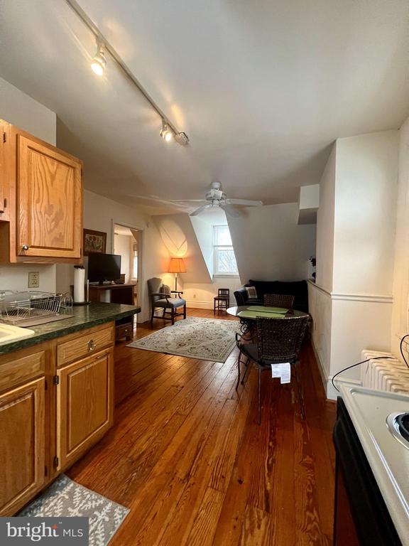1215 GILPIN AVENUE 3
