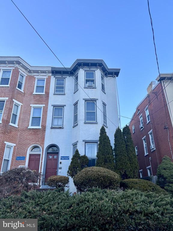 1419 N HARRISON STREET 3