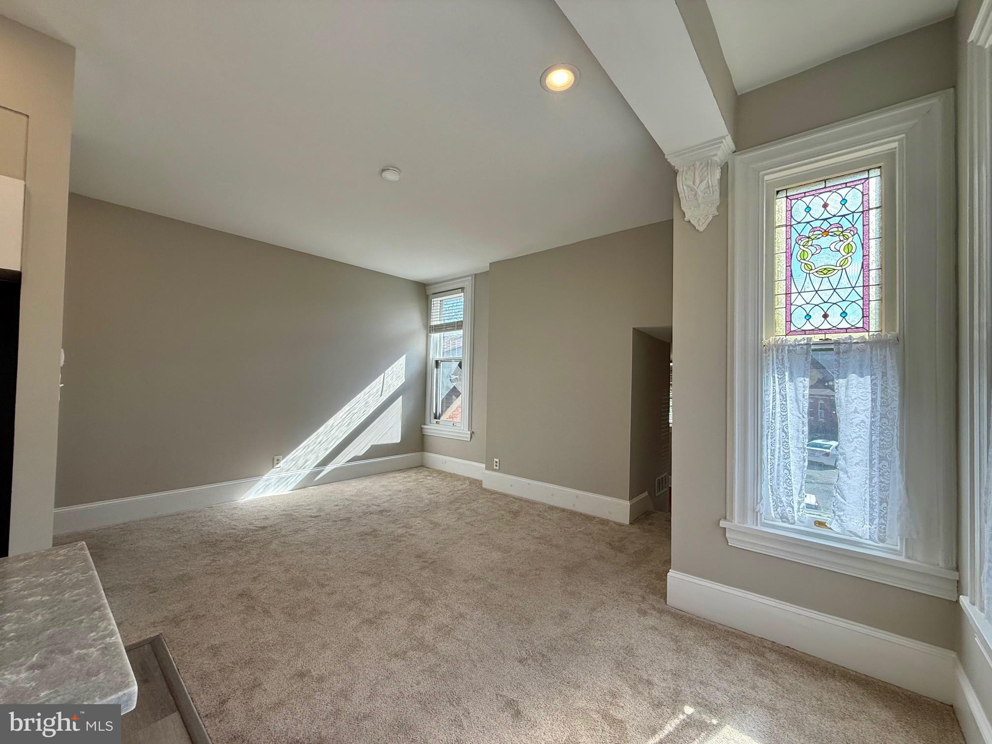 1304 DELAWARE AVENUE 6