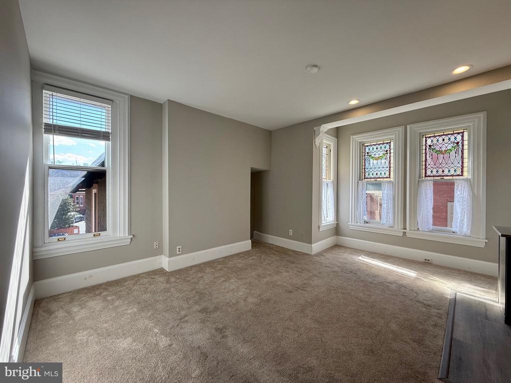 1304 DELAWARE AVENUE 6
