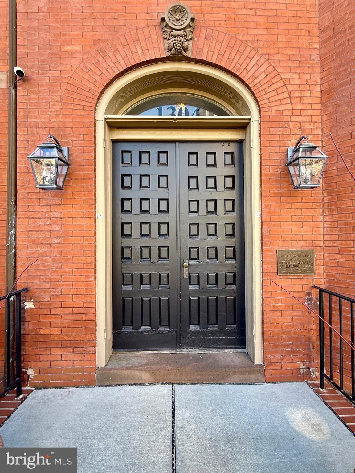 1304 DELAWARE AVENUE 6