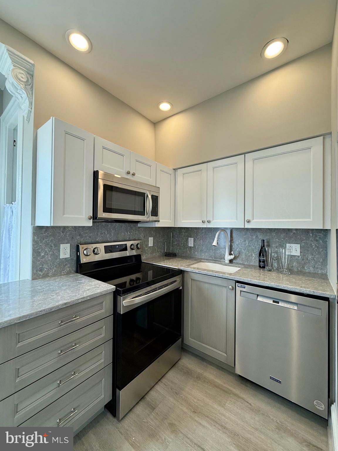 1304 DELAWARE AVENUE 6