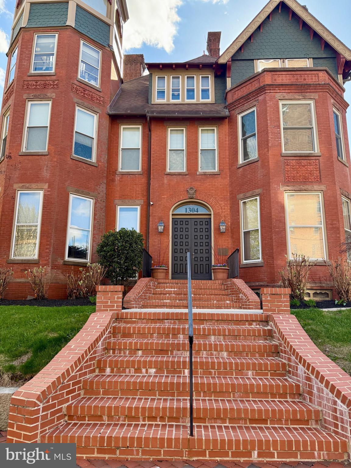 1304 DELAWARE AVENUE 6