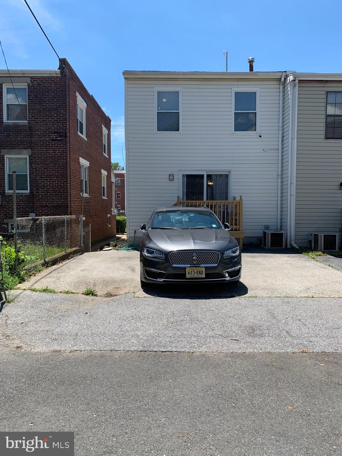 2123 W 7TH STREET