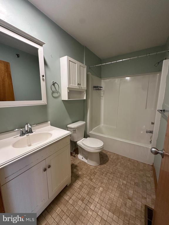 1306 RIVERVIEW AVENUE 7