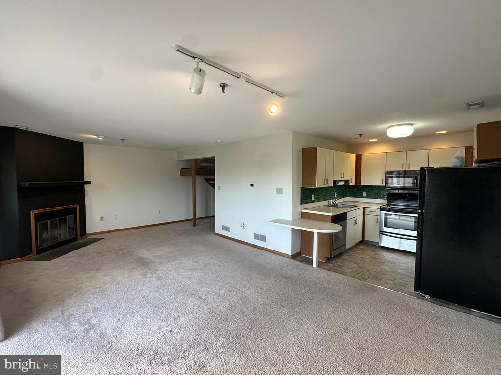 1306 RIVERVIEW AVENUE 7