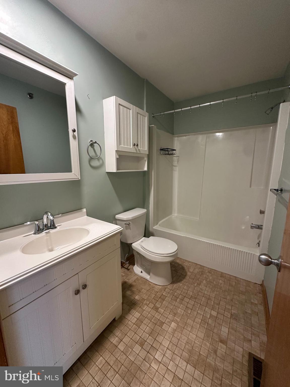 1306 RIVERVIEW AVENUE 7