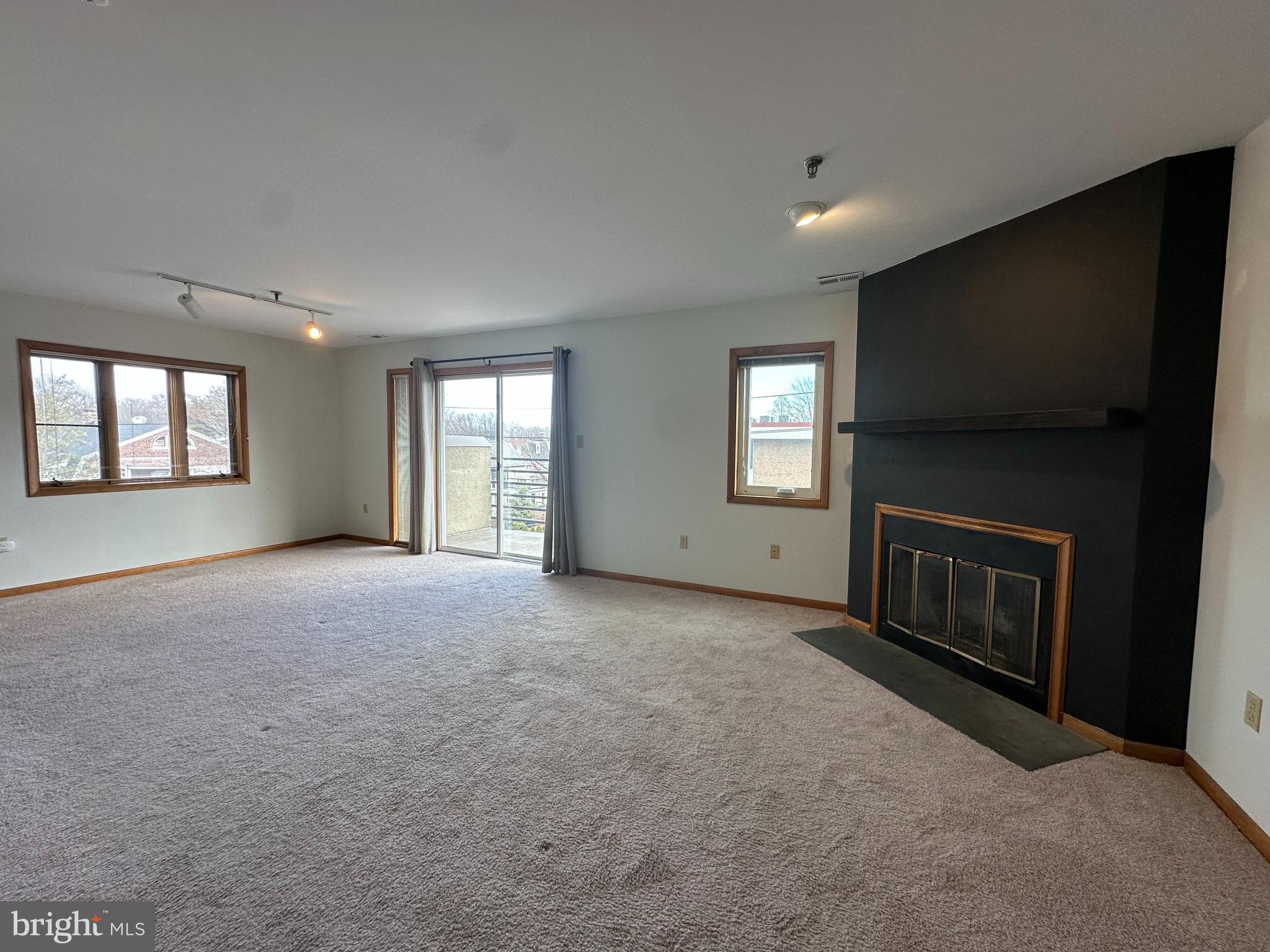 1306 RIVERVIEW AVENUE 7