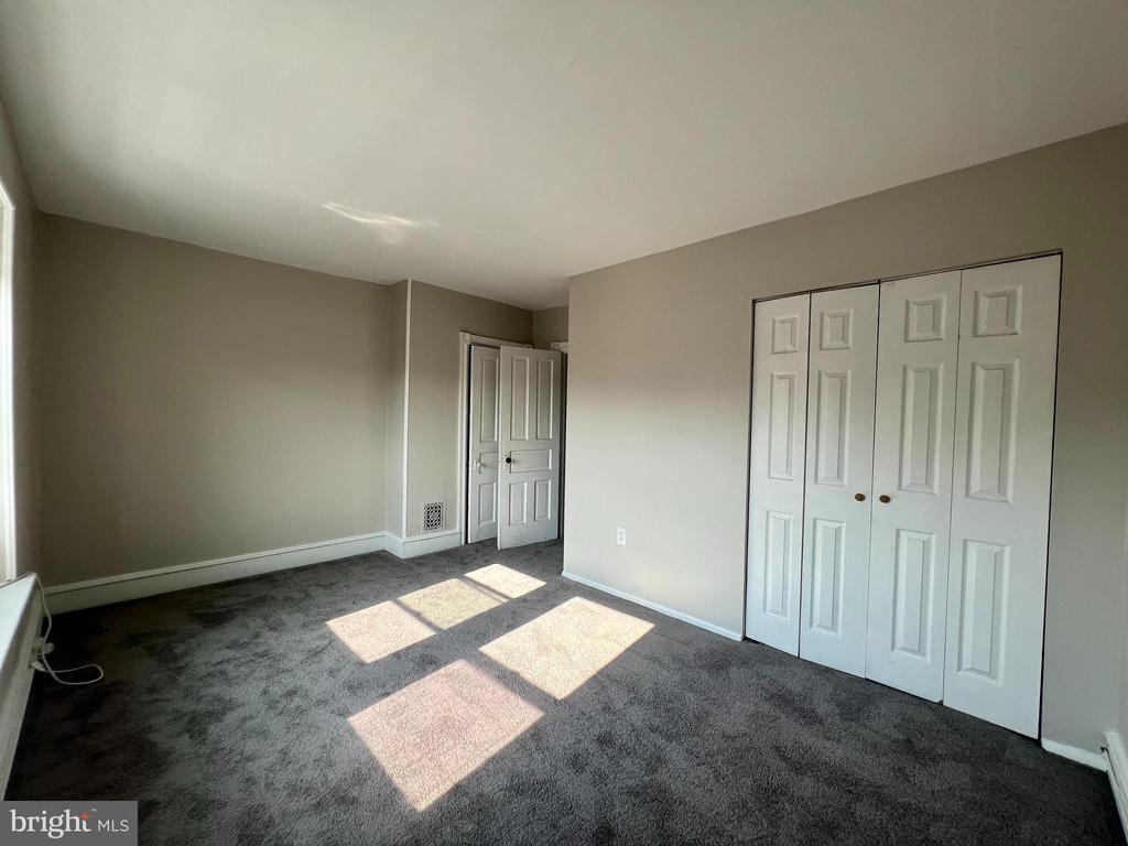 1323 N DUPONT STREET B