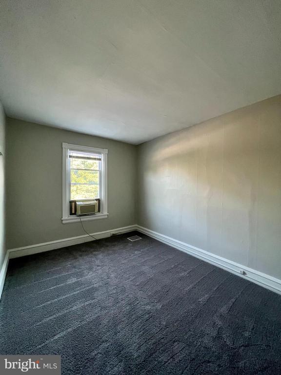 1323 N DUPONT STREET B