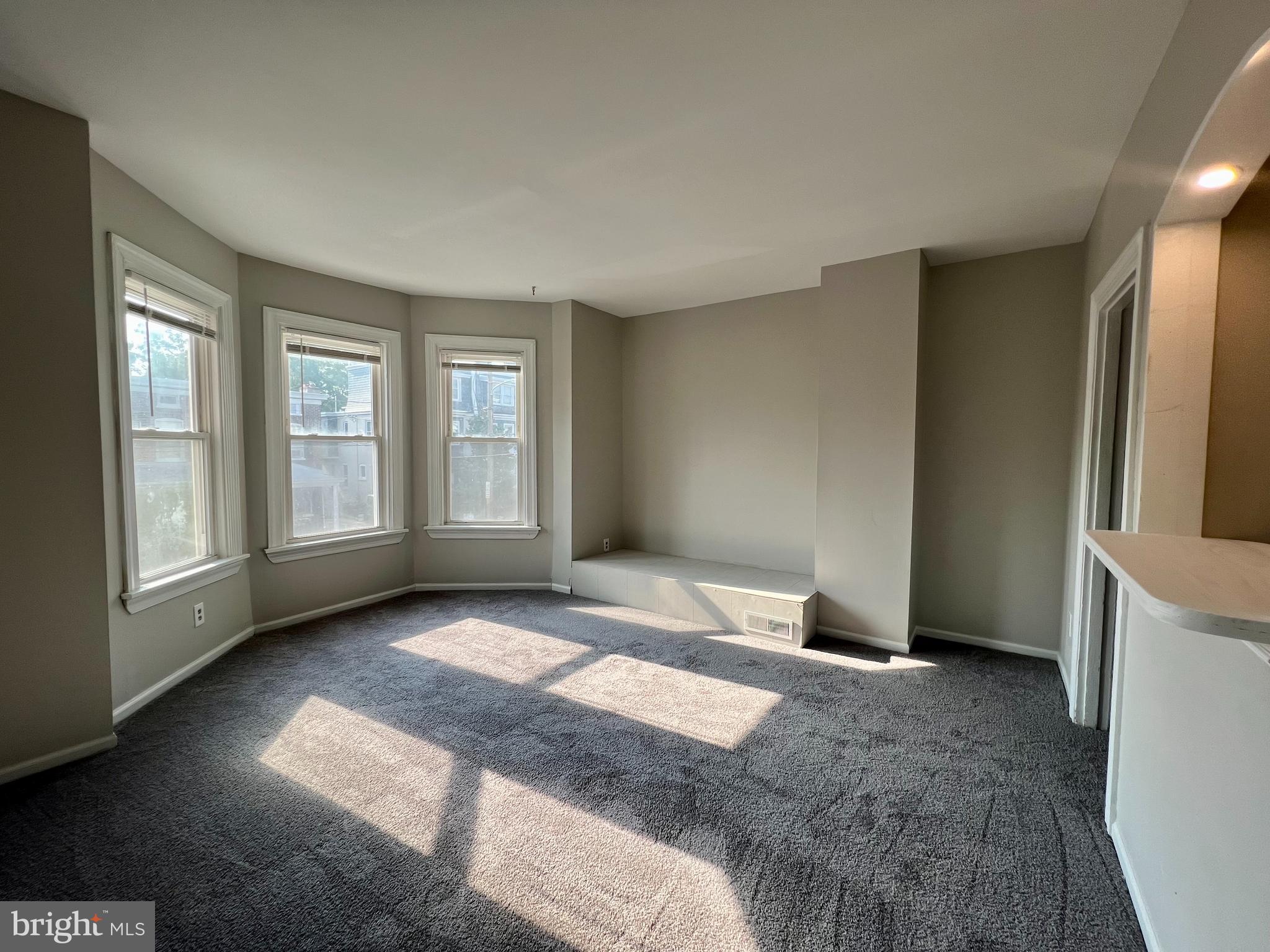 1323 N DUPONT STREET B