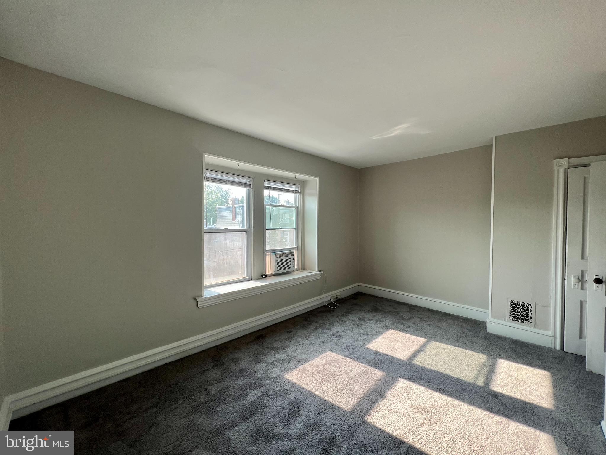 1323 N DUPONT STREET B