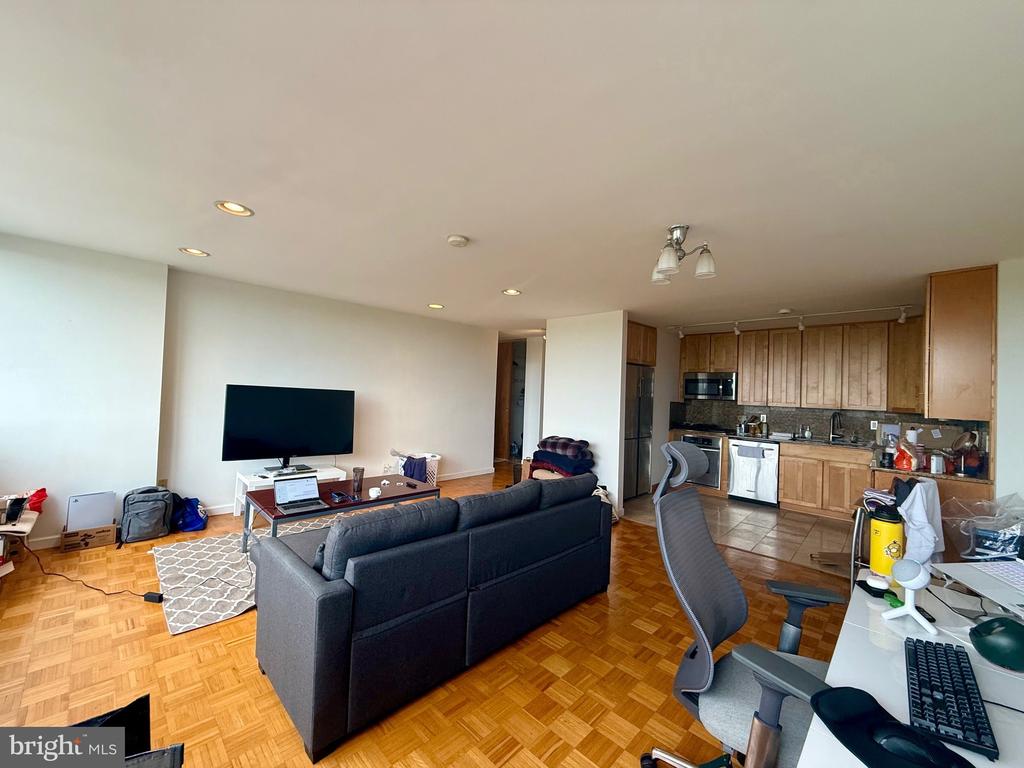 1401 PENNSYLVANIA AVENUE 1601