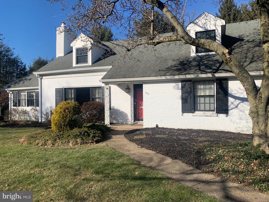 305 CORNWALL ROAD