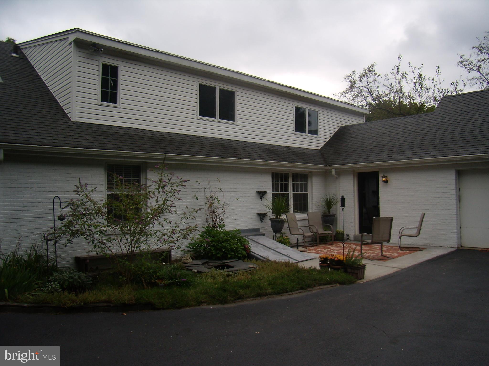 305 CORNWALL ROAD