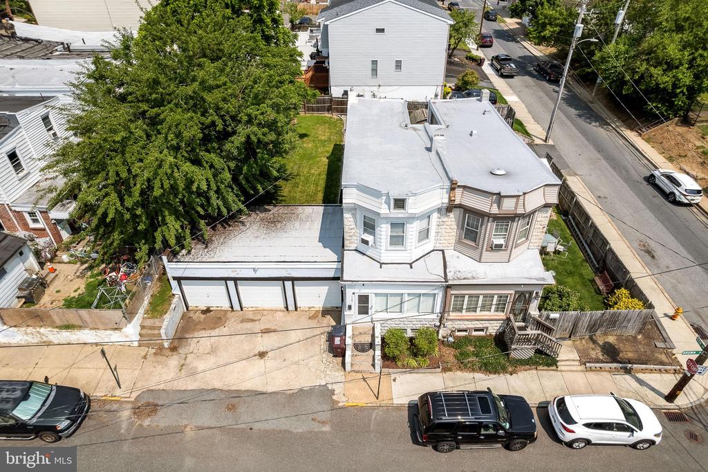 1105 BROWN STREET