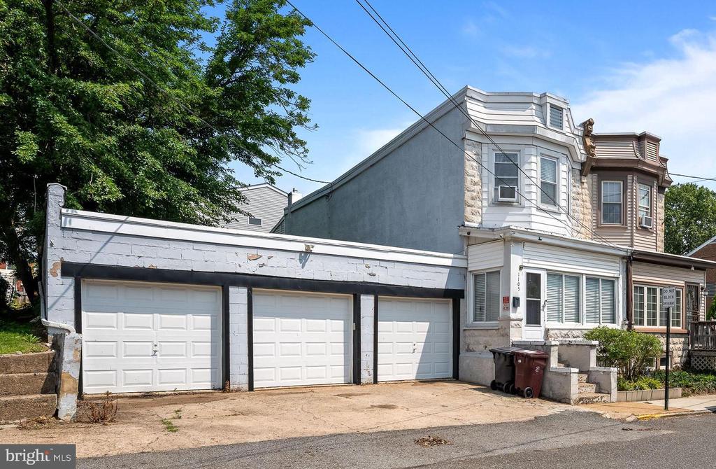 1105 BROWN STREET
