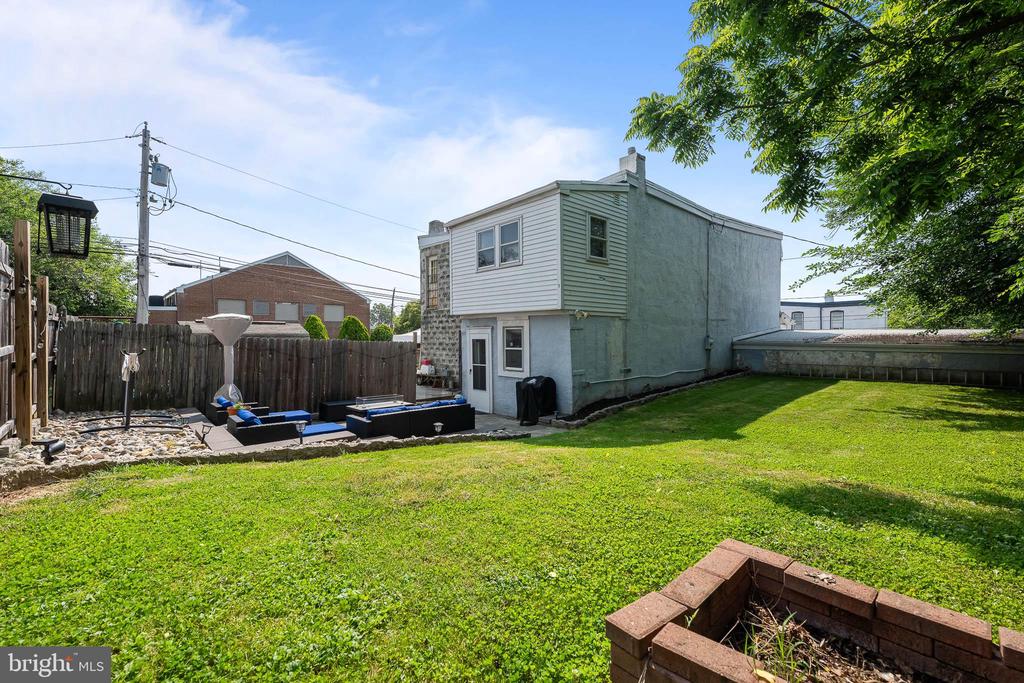 1105 BROWN STREET