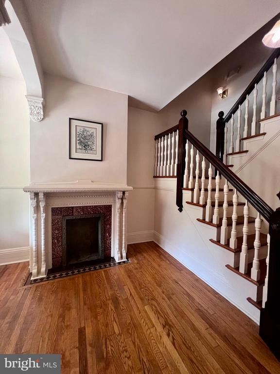 1303 W 13TH STREET 6
