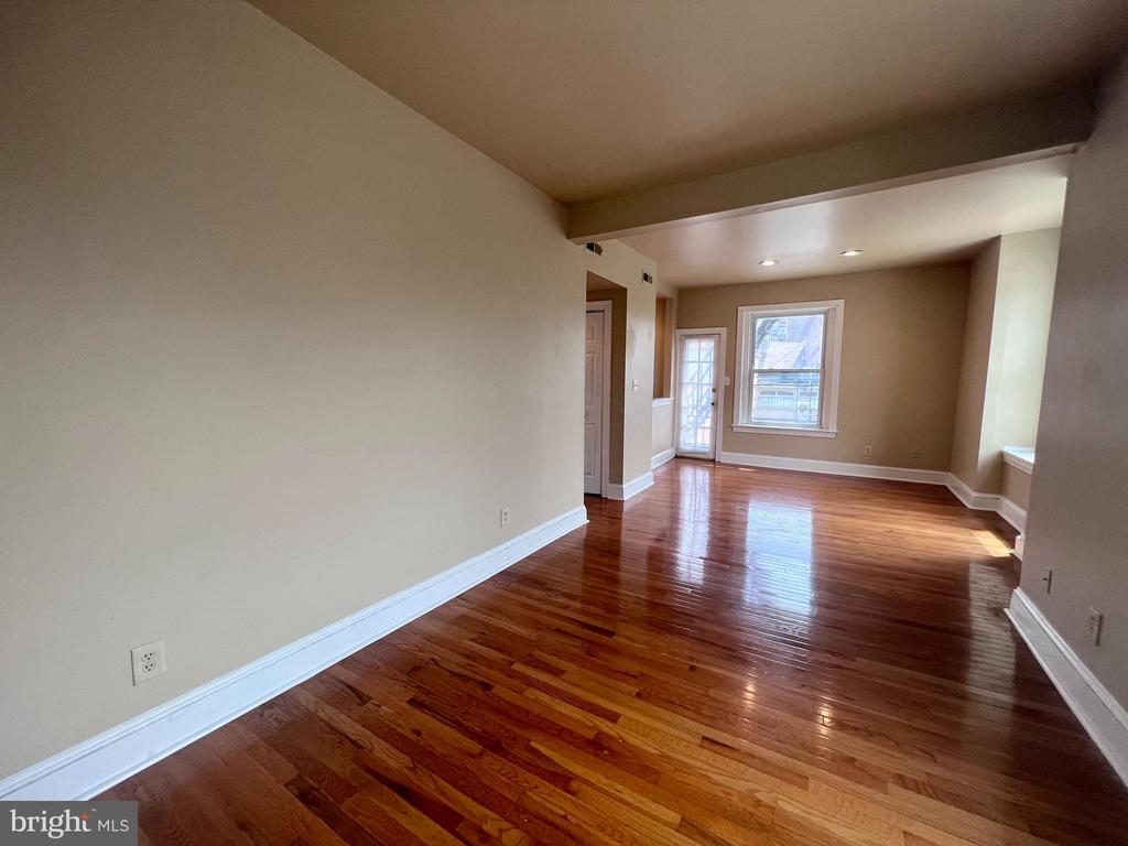 1303 W 13TH STREET 6