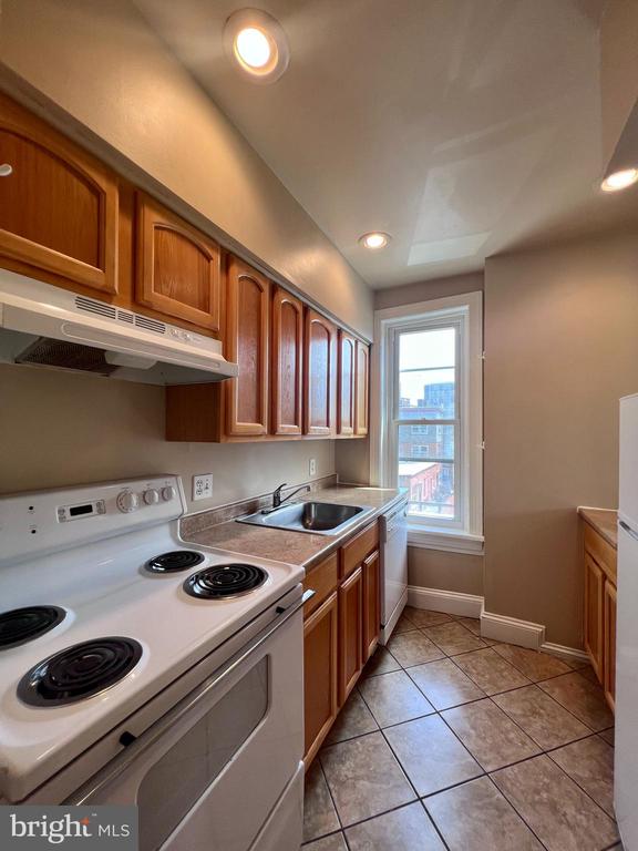 1303 W 13TH STREET 6