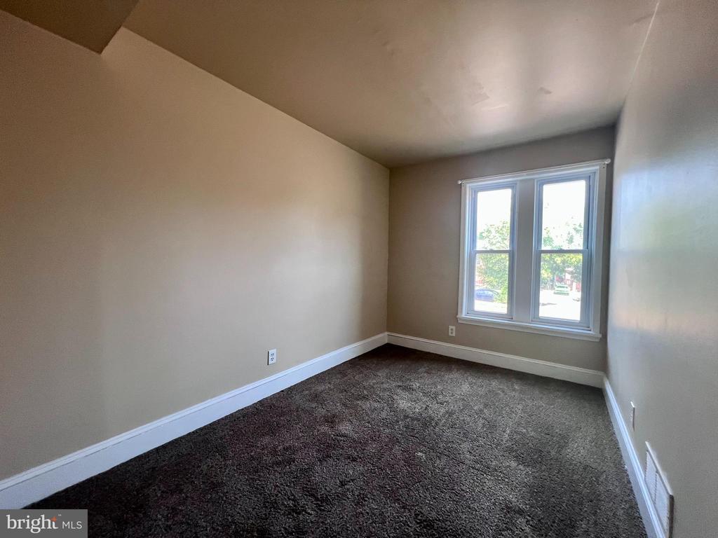 1303 W 13TH STREET 6