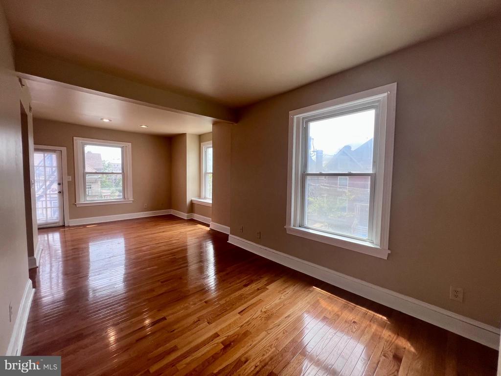1303 W 13TH STREET 6
