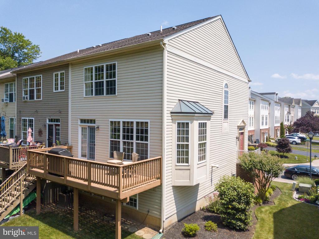 536 E BOXBOROUGH DRIVE