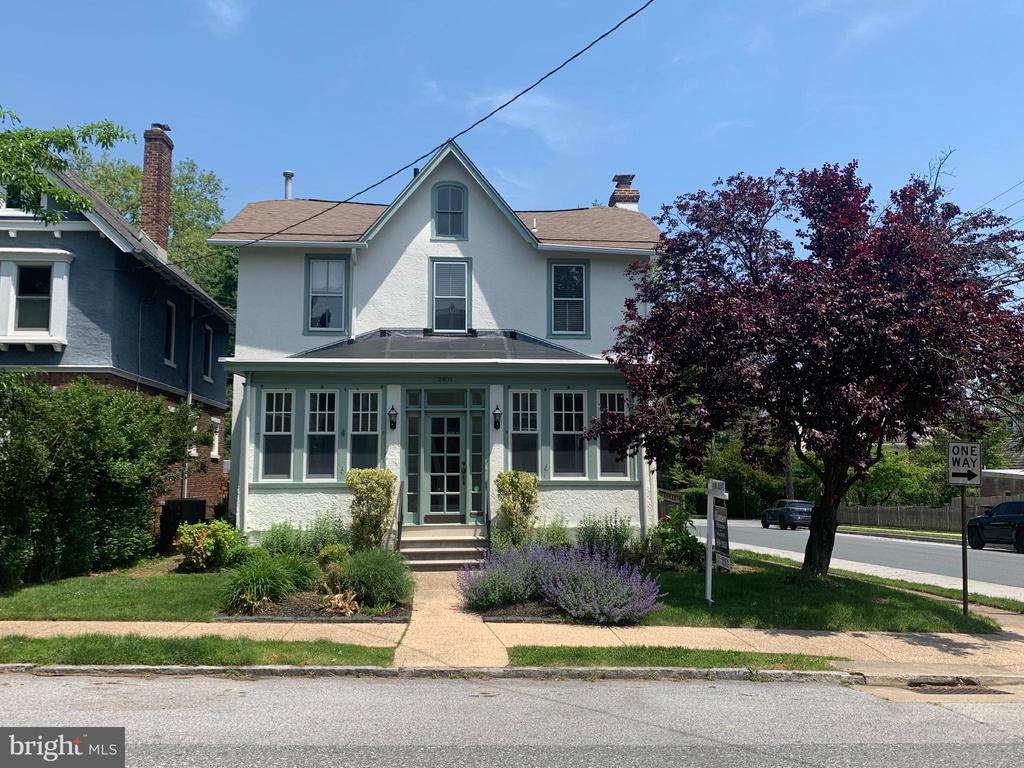 2401 W 18TH STREET