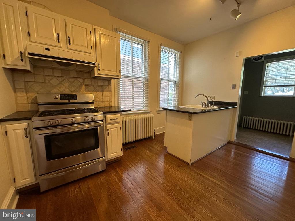 2401 W 18TH STREET