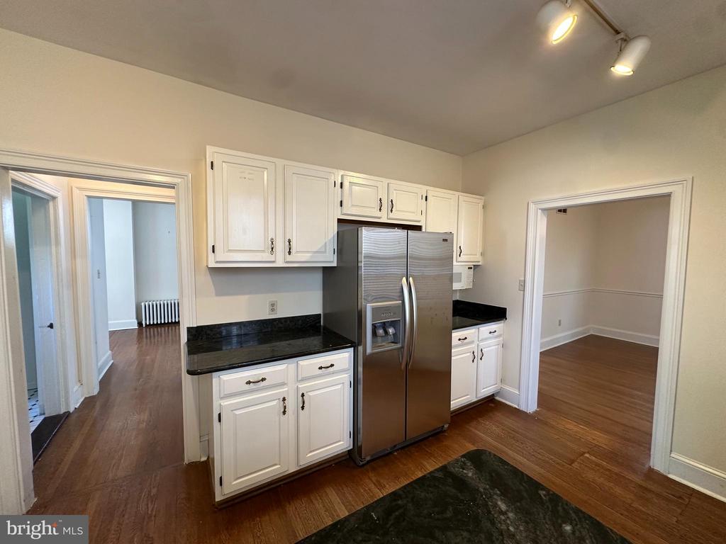 2401 W 18TH STREET