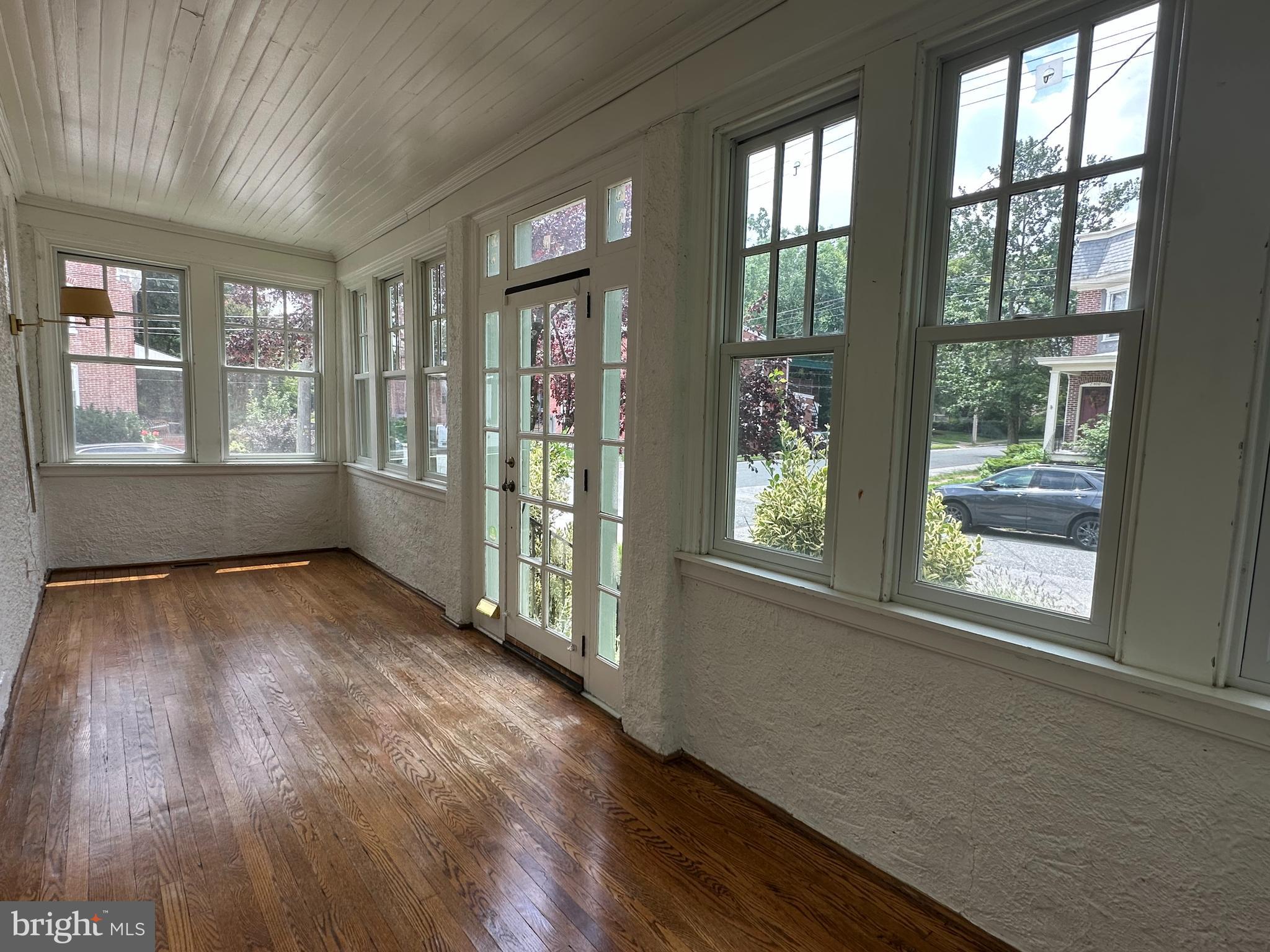 2401 W 18TH STREET
