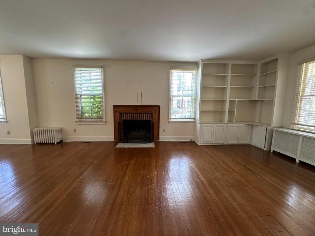 2401 W 18TH STREET