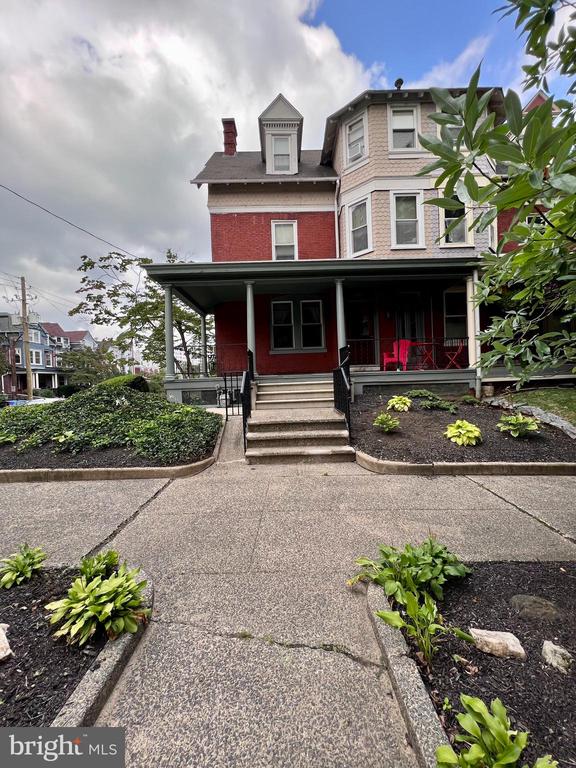 1215 GILPIN AVENUE 1