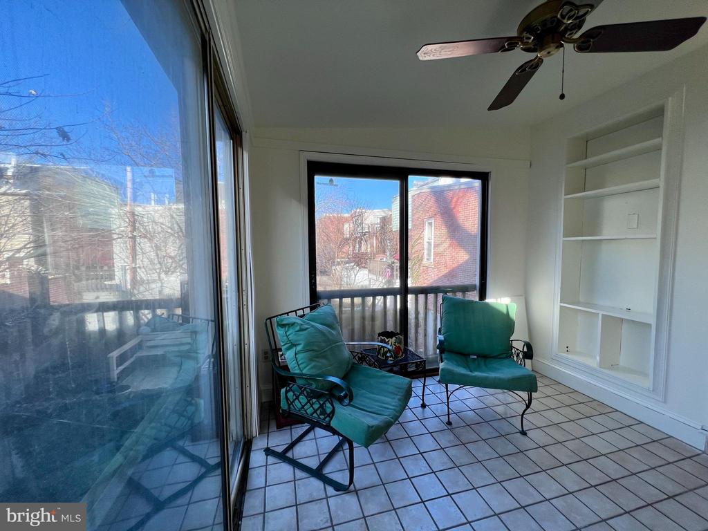 819 N JACKSON STREET 2