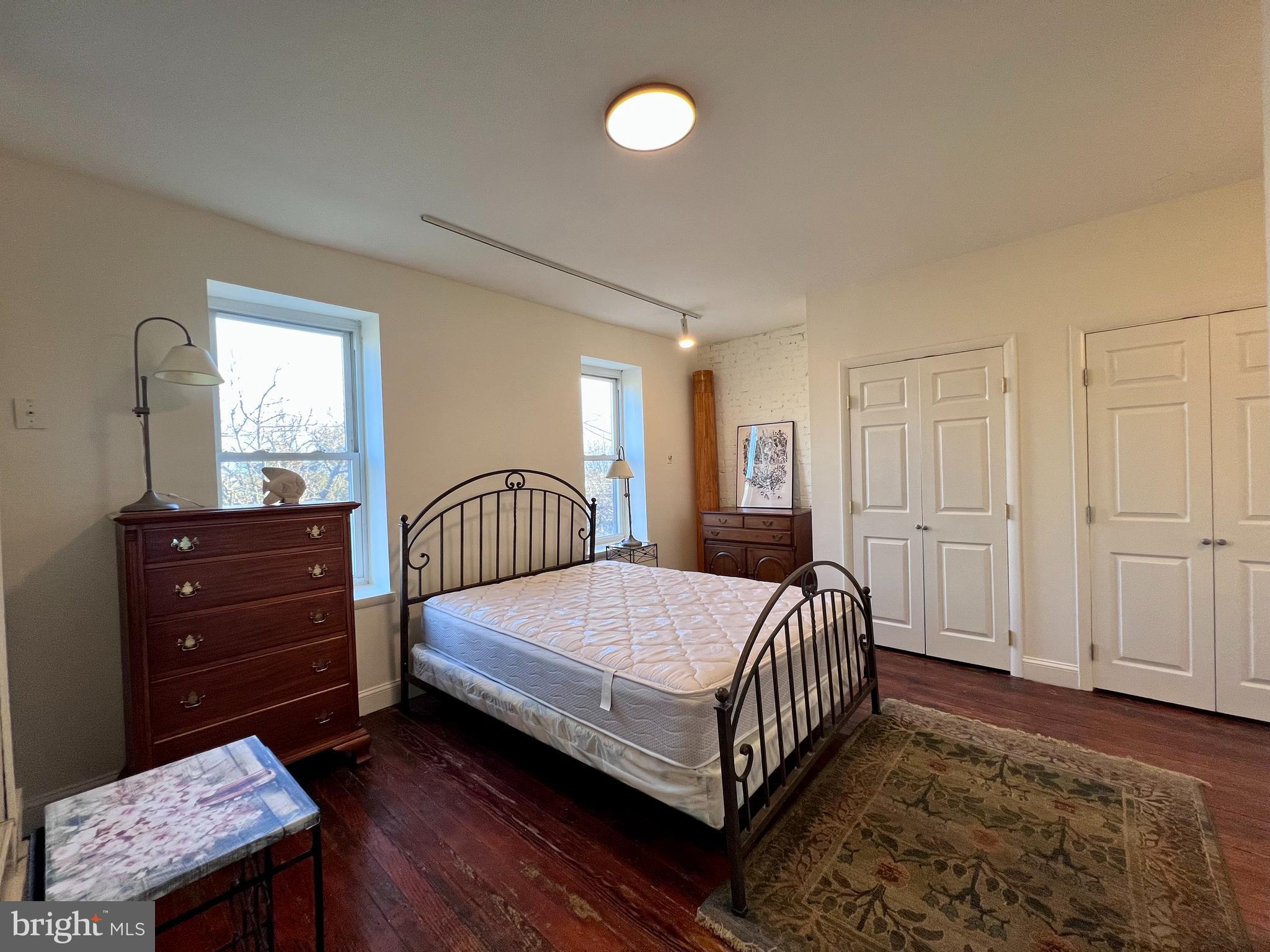 819 N JACKSON STREET 2