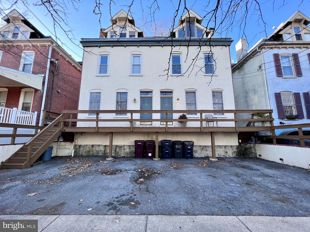 819 N JACKSON STREET 2