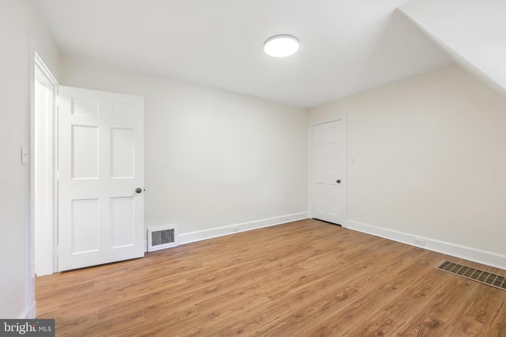 22 CENTER MEETING ROAD B