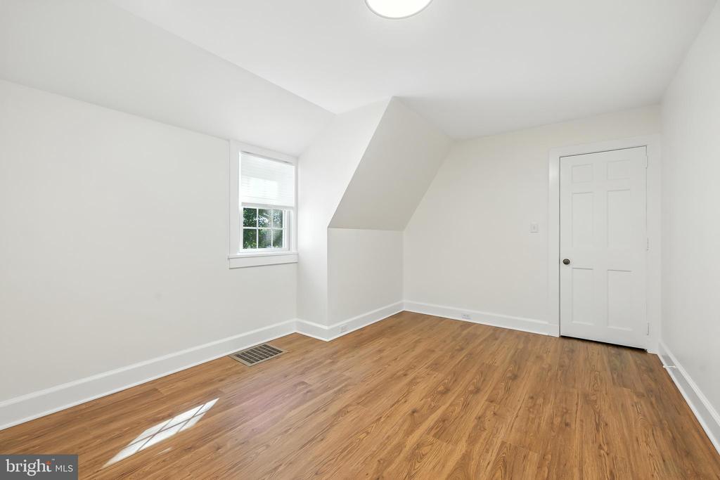 22 CENTER MEETING ROAD B