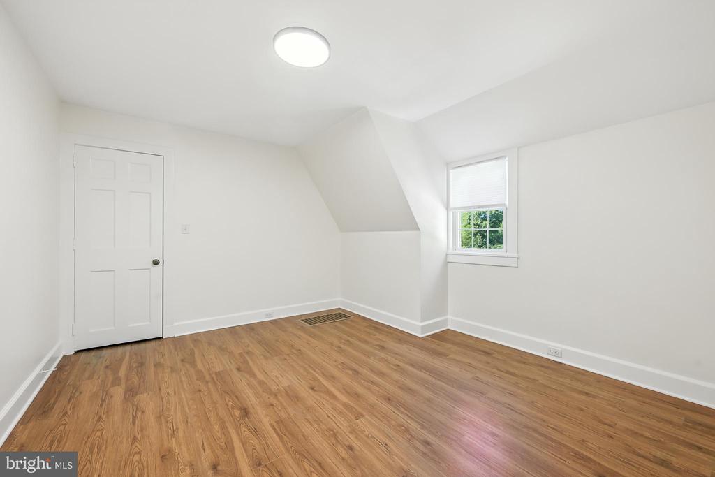 22 CENTER MEETING ROAD B