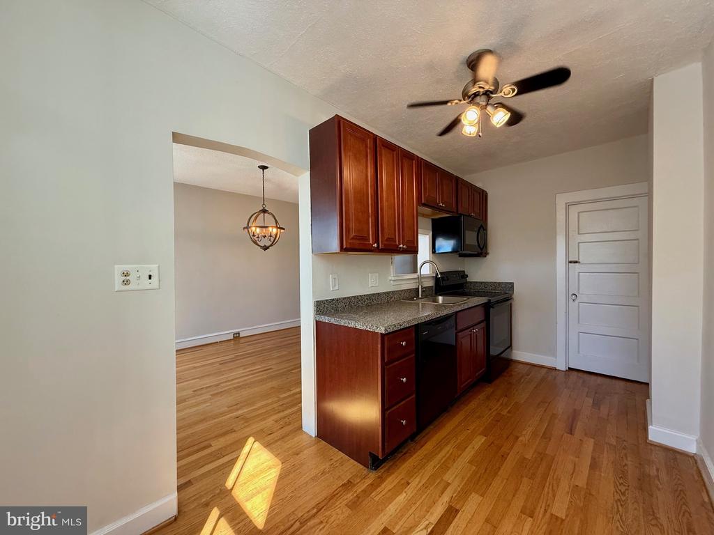 1704 W 14TH STREET