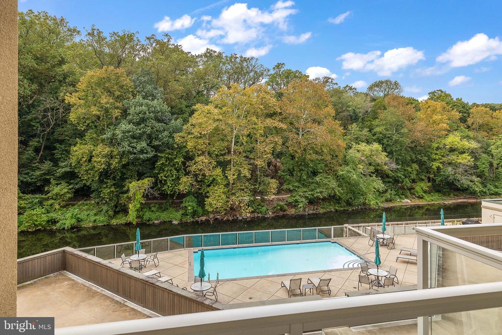 1702 N PARK DRIVE Unit: 25