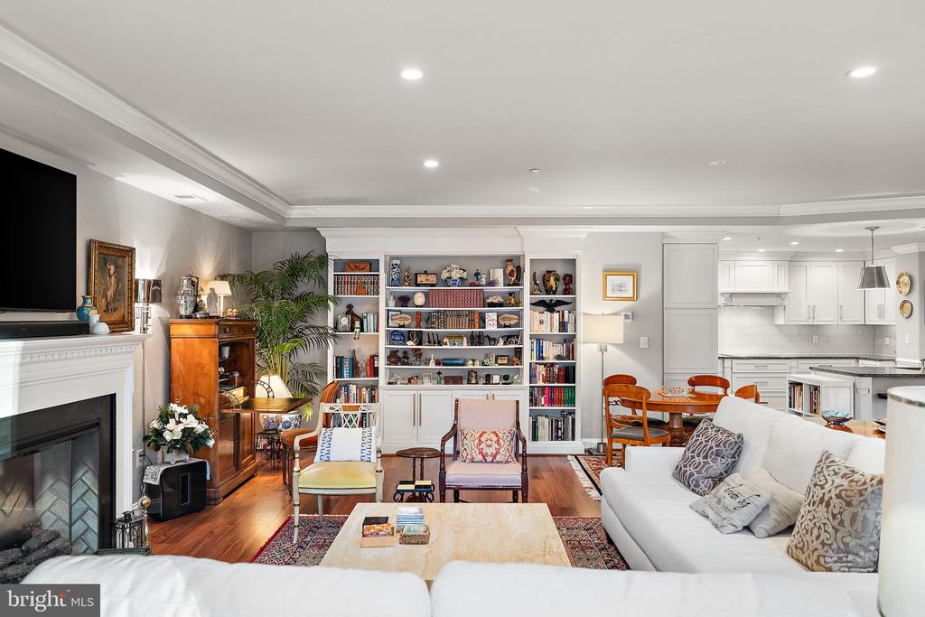 1702 N PARK DRIVE Unit: 25