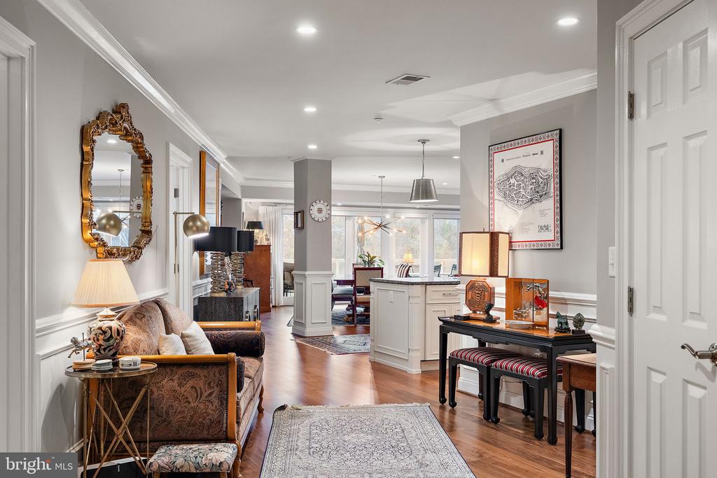 1702 N PARK DRIVE Unit: 25