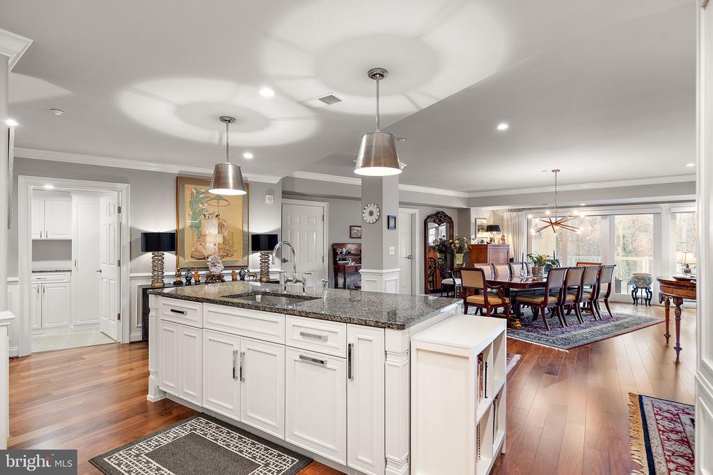 1702 N PARK DRIVE Unit: 25
