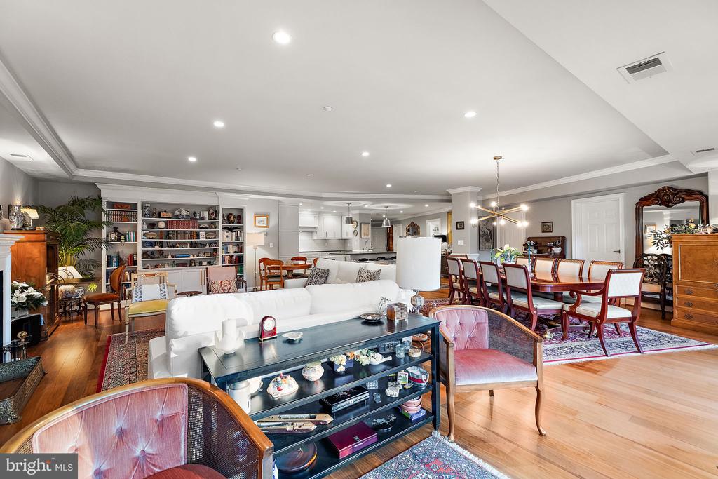 1702 N PARK DRIVE Unit: 25